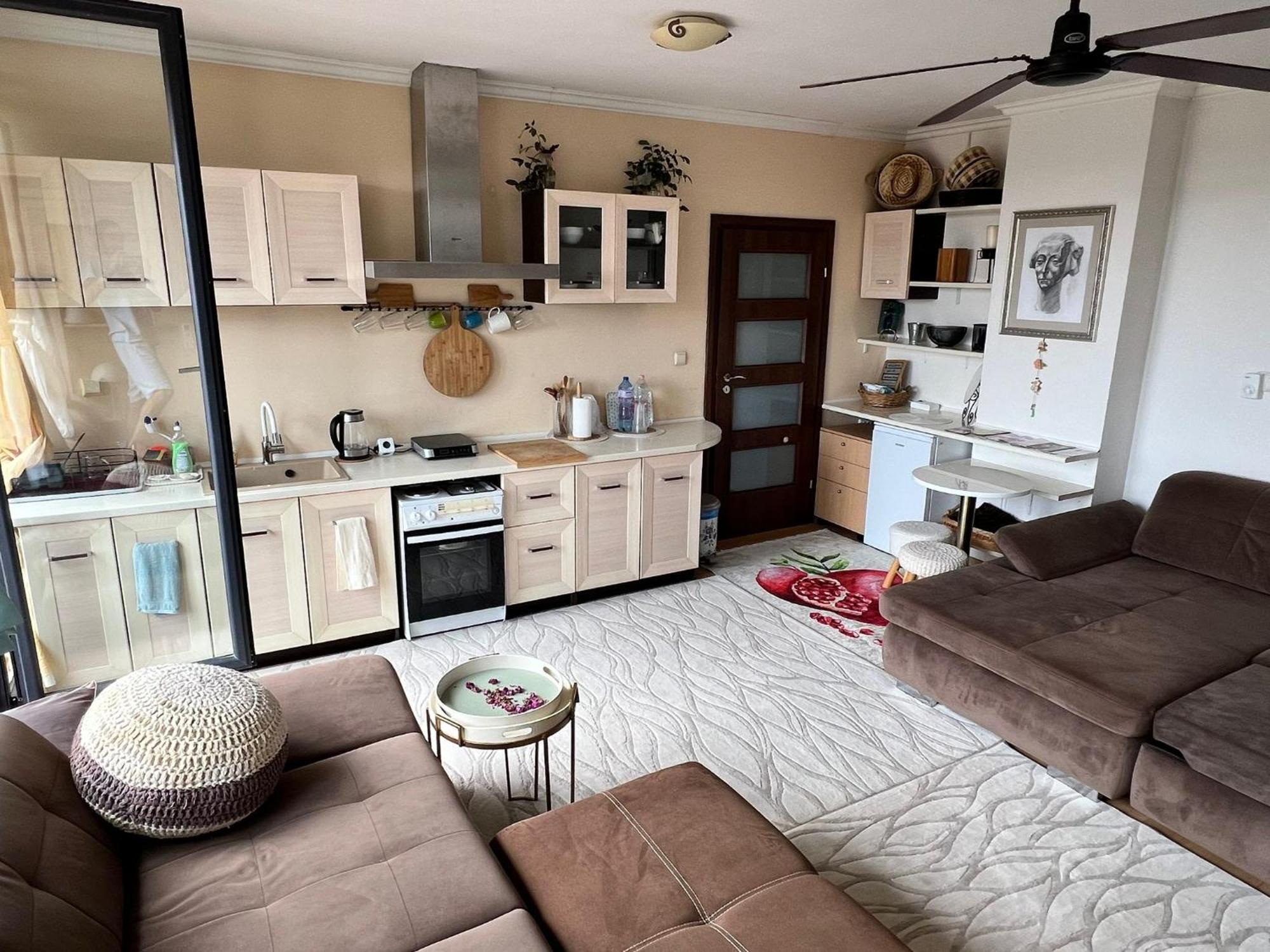 Downtown Central Apartment With Working Kitchen, City Views & Free Parking Kazanlak Exterior photo
