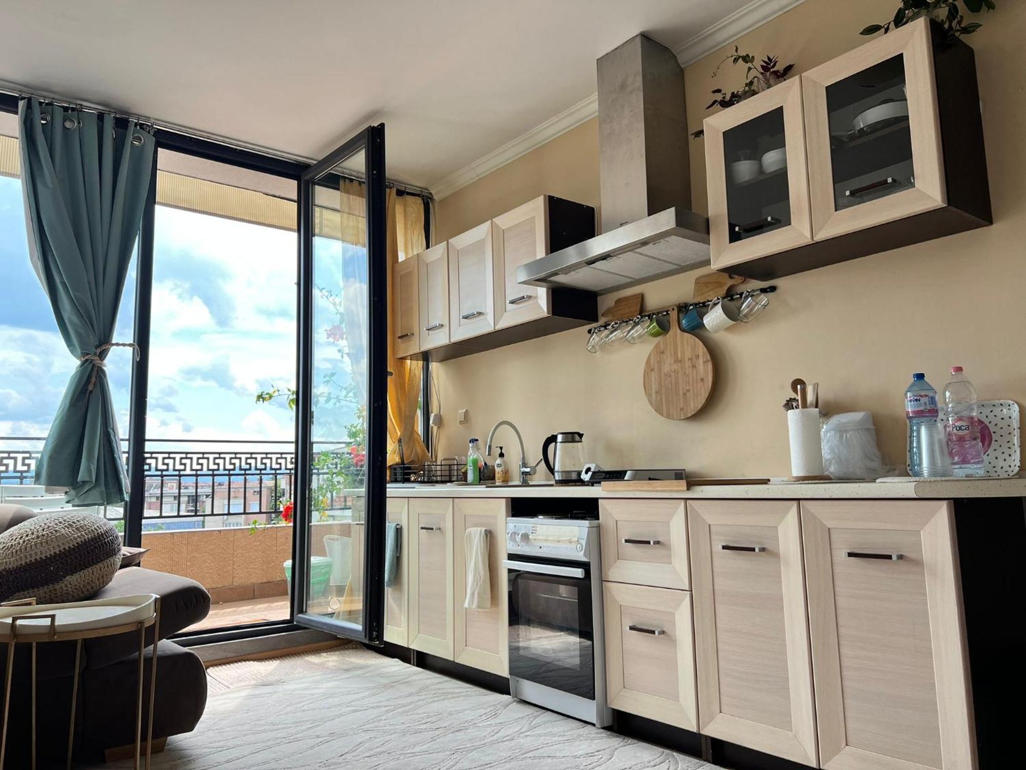 Downtown Central Apartment With Working Kitchen, City Views & Free Parking Kazanlak Exterior photo